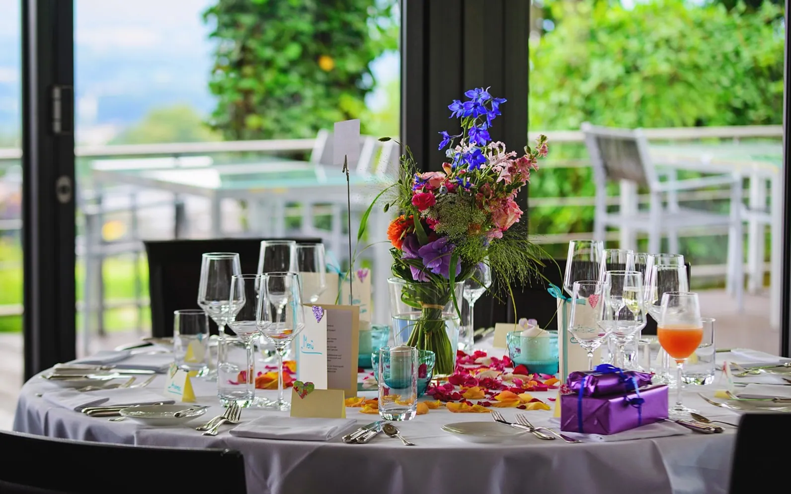 Decoration, invitation and nature