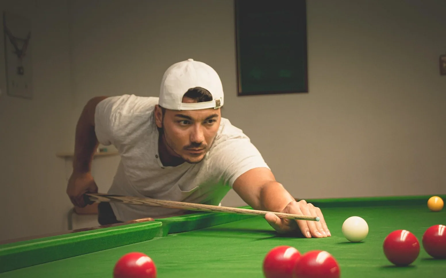 Snooker, balls and billiards
